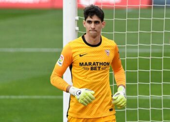 A Moroccan goalkeeper disappears during a World Cup match at FIFA World Cup 2022