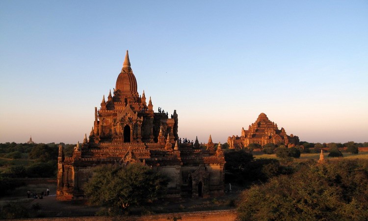 Myanmar – the land of golden temples